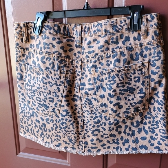 We The Free Black/ Tan Animal Print Mini Skirt - Picture 4 of 9